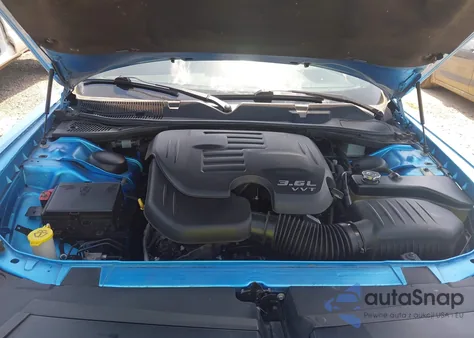 2018 Dodge Challenger Sxt Plus z USA, uszkodzony, nr VIN 2C3CDZAG7JH333962